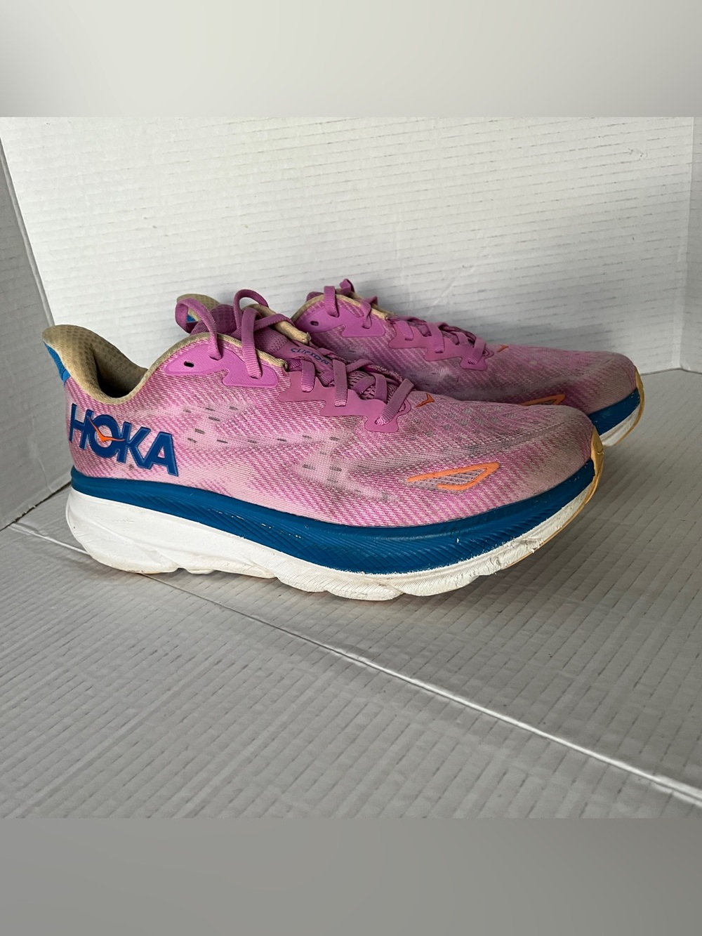 Hoka Clifton 9